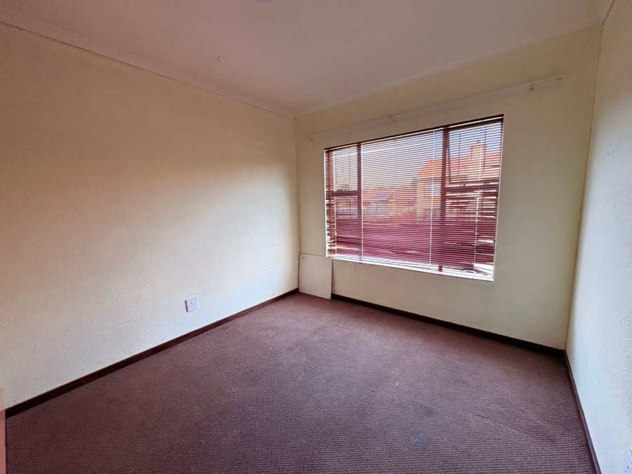 2 Bedroom Property for Sale in Vaalpark Free State